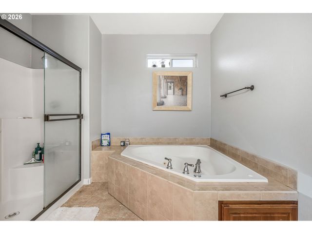 221 E 16TH St, Lafayette, OR 97127