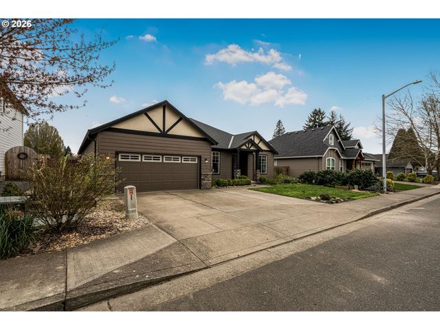 221 E 16TH St, Lafayette, OR 97127