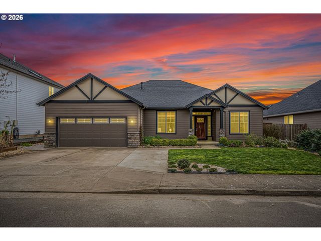 221 E 16TH St, Lafayette, OR 97127