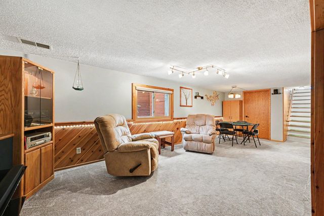 11221 Arrowhead Street NW, Coon Rapids, MN 55433