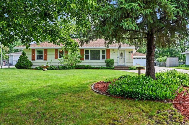 11221 Arrowhead Street NW, Coon Rapids, MN 55433