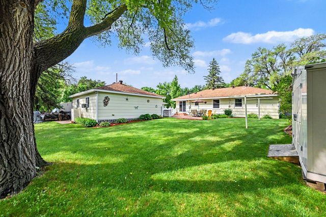 11221 Arrowhead Street NW, Coon Rapids, MN 55433