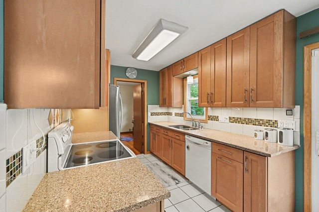 11221 Arrowhead Street NW, Coon Rapids, MN 55433