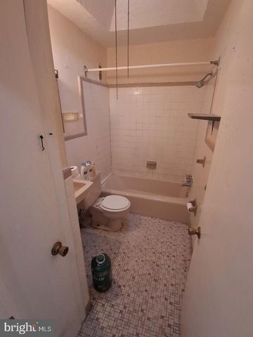 2627 S 73RD ST, Philadelphia, PA 19153