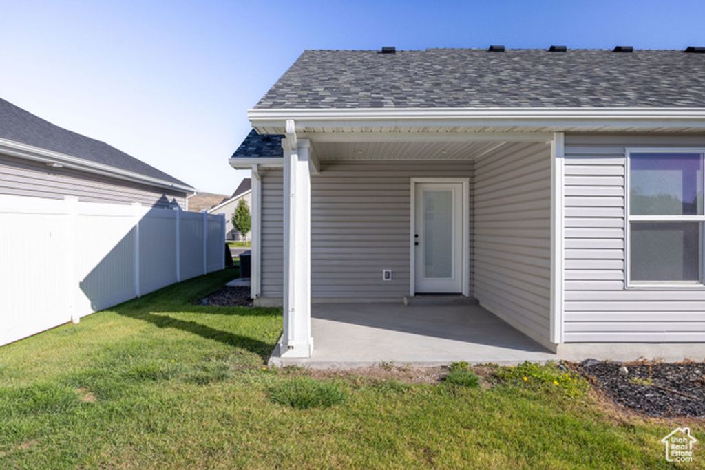Image 5 of property listing at 967 W 820 N, Tremonton, UT 84337