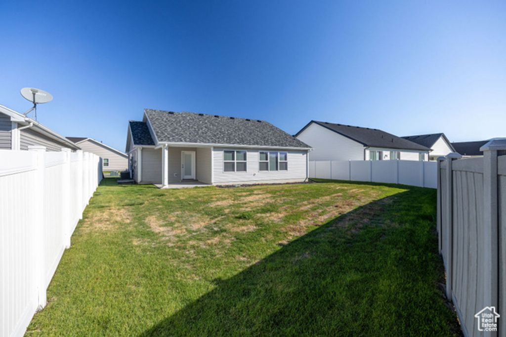Image 7 of property listing at 967 W 820 N, Tremonton, UT 84337