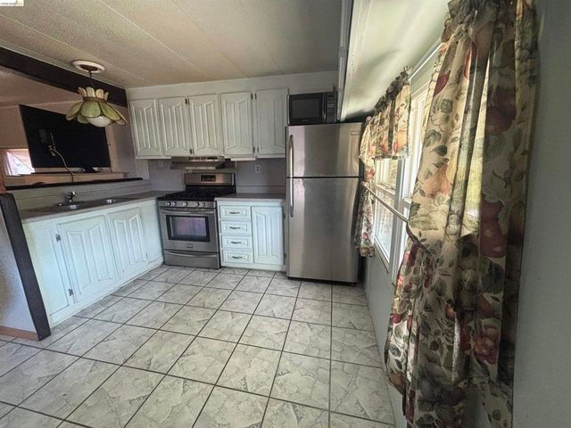 1550 162nd Ave., San Leandro, CA 94578