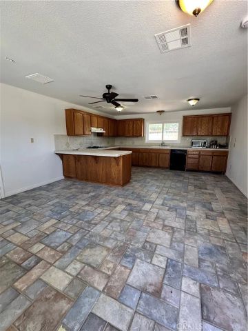 4761 W Avenue North, Quartz Hill, CA 93536