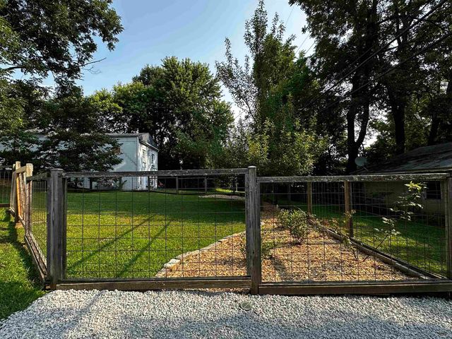 1001 S Rogers Street, Bloomington, IN 47403