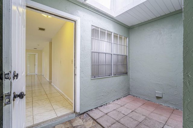 1437 SE Rivergreen Circle, Port St Lucie, FL 34952