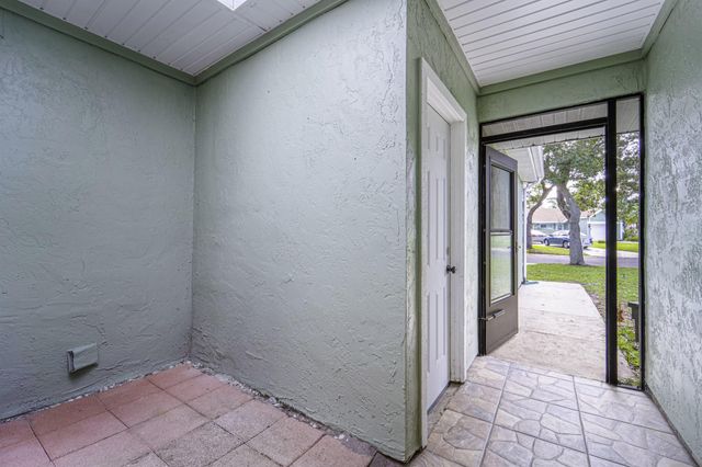 1437 SE Rivergreen Circle, Port St Lucie, FL 34952