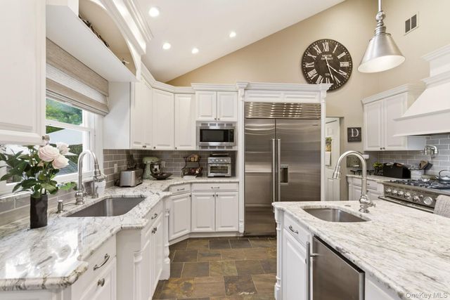 9 Sage Brush Court, East Setauket, NY 11733