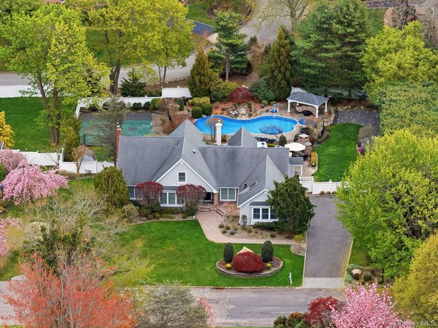 9 Sage Brush Court, East Setauket, NY 11733