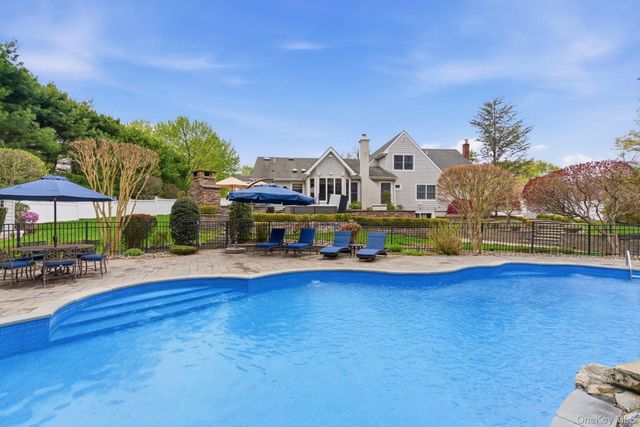 9 Sage Brush Court, East Setauket, NY 11733