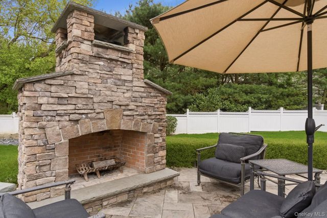 9 Sage Brush Court, East Setauket, NY 11733