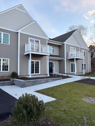 4 S Spooner St 8, Plymouth, MA 02360