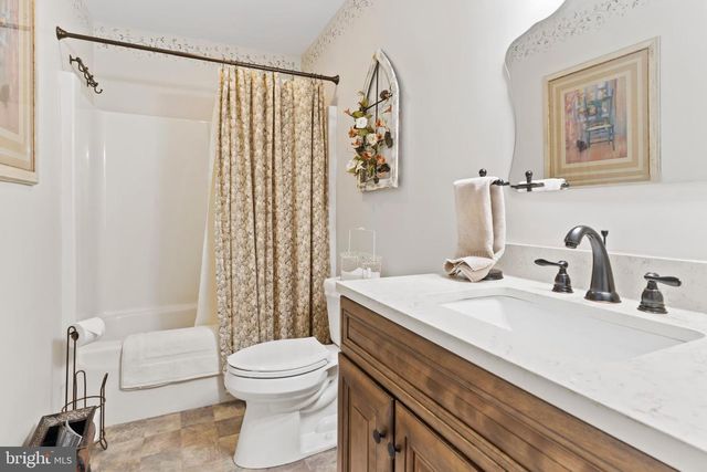 197 BEECHWOOD LANE E, Chambersburg, PA 17201