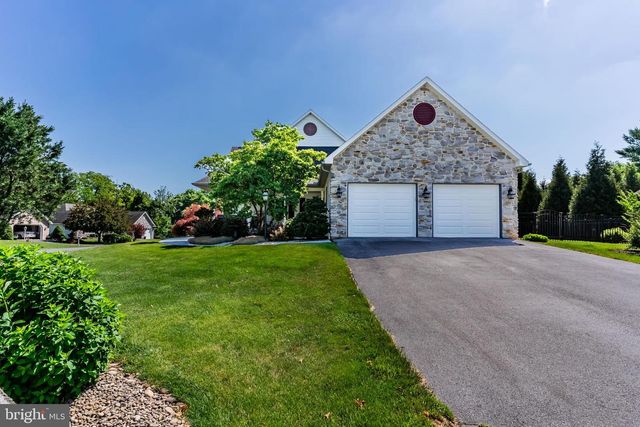 197 BEECHWOOD LANE E, Chambersburg, PA 17201