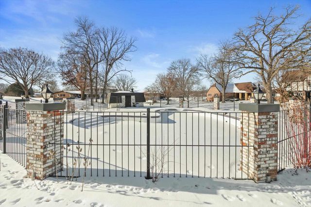 55 Golf Parkway, Madison, WI 53704