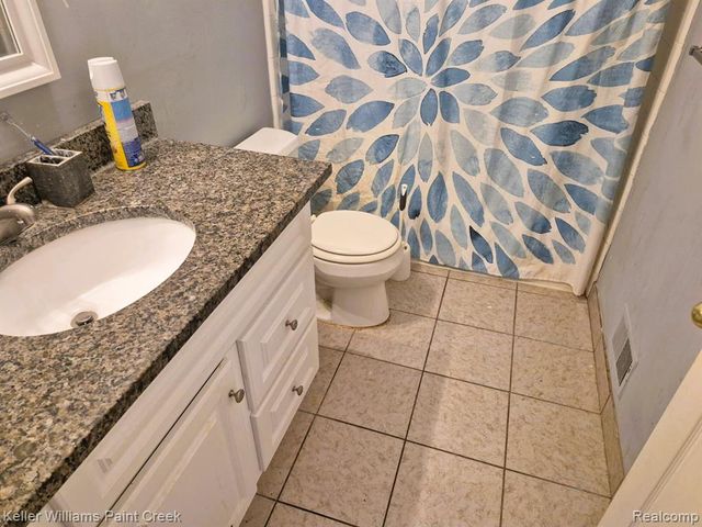 26728 Farmbrook Villa Drive, Southfield, MI 48034