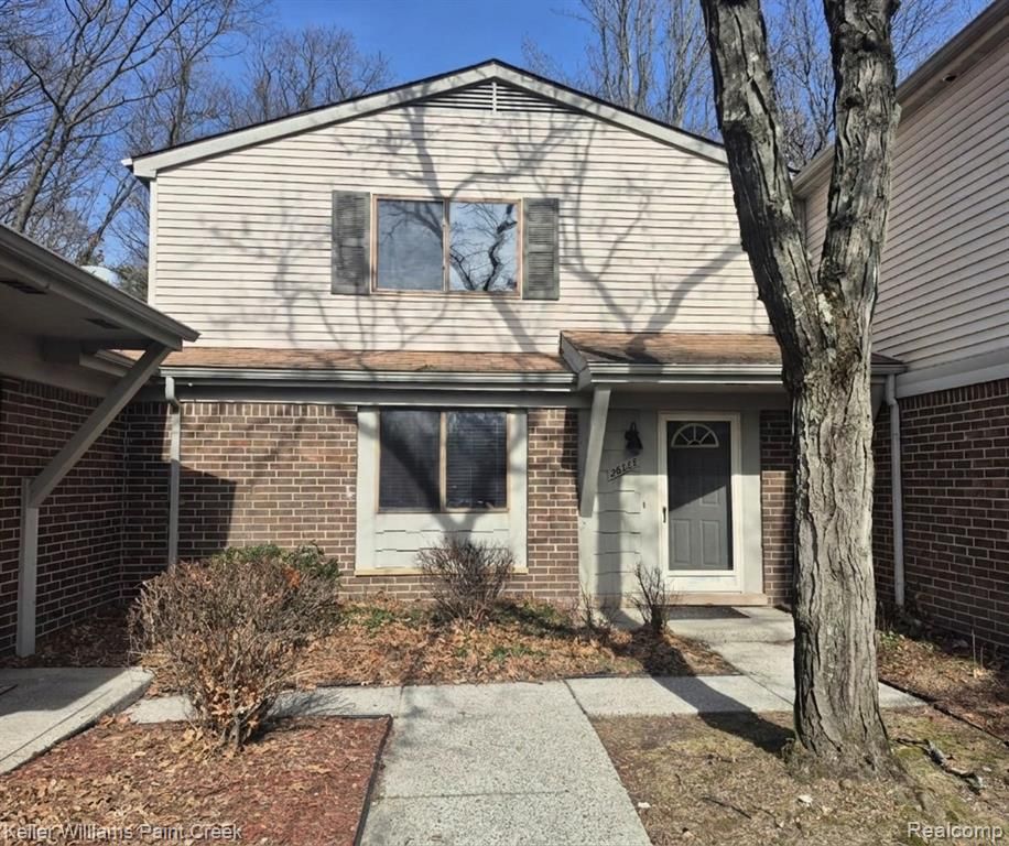 26728 Farmbrook Villa Drive, Southfield, MI 48034