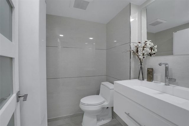 3550 Galt Ocean Drive 208, Fort Lauderdale, FL 33308