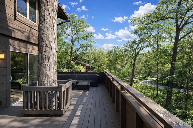 1514 Birnamwood Trail Drive, Ballwin, MO 63021