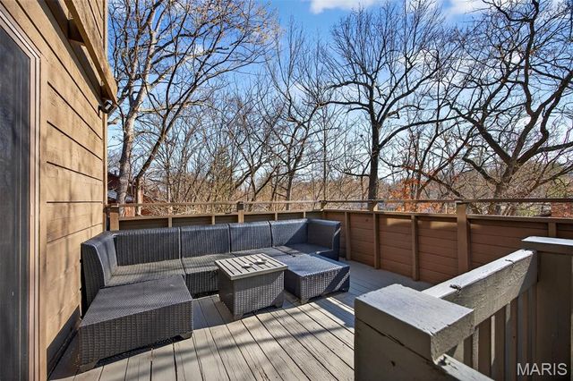 1514 Birnamwood Trail Drive, Ballwin, MO 63021