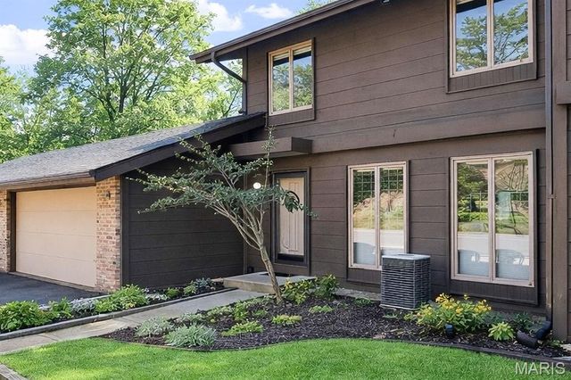 1514 Birnamwood Trail Drive, Ballwin, MO 63021