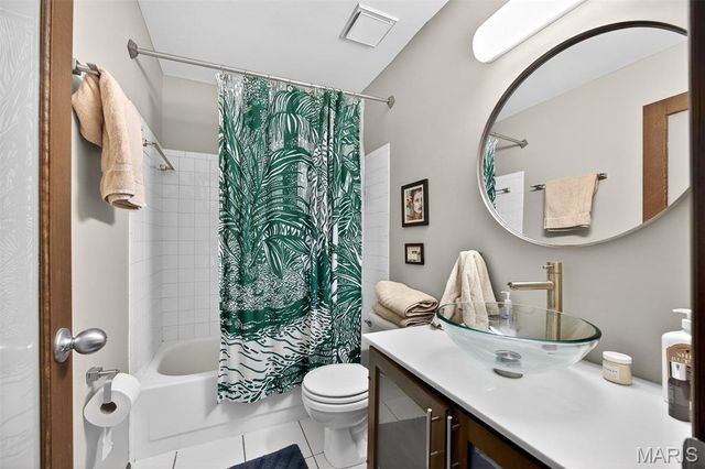 1514 Birnamwood Trail Drive, Ballwin, MO 63021