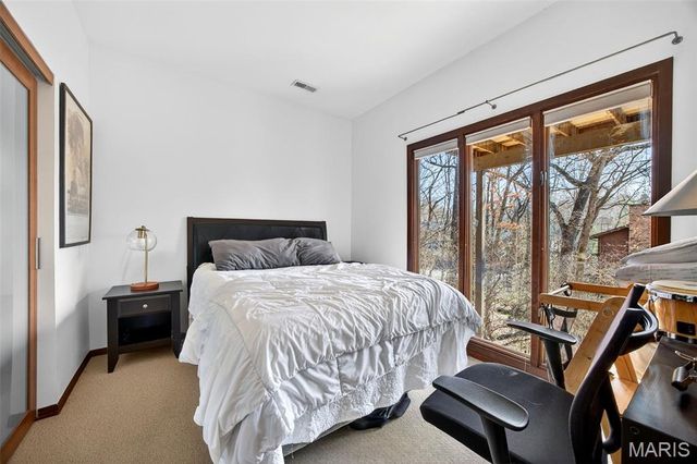 1514 Birnamwood Trail Drive, Ballwin, MO 63021