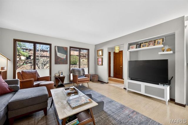 1514 Birnamwood Trail Drive, Ballwin, MO 63021