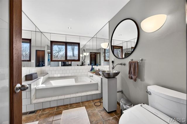 1514 Birnamwood Trail Drive, Ballwin, MO 63021