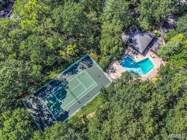 1514 Birnamwood Trail Drive, Ballwin, MO 63021