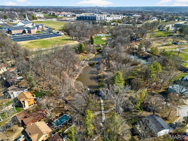 1514 Birnamwood Trail Drive, Ballwin, MO 63021