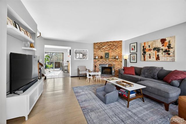 1514 Birnamwood Trail Drive, Ballwin, MO 63021