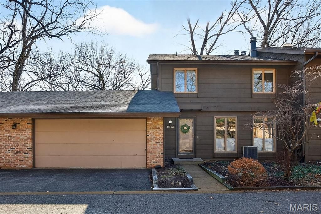 1514 Birnamwood Trail Drive, Ballwin, MO 63021