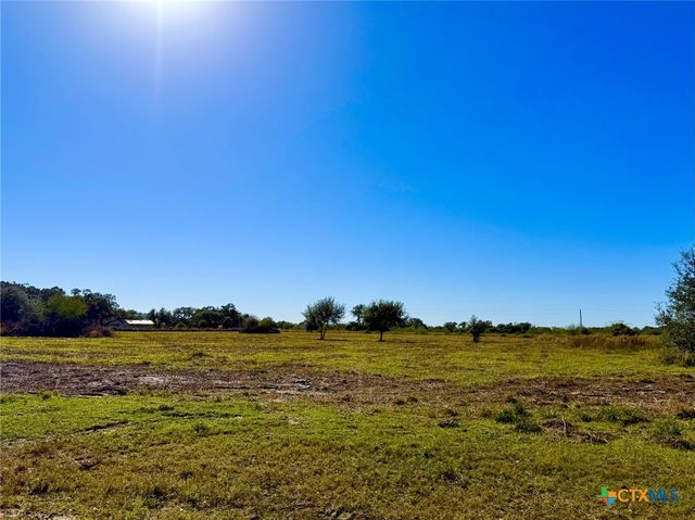 000 Sydnie Ranch Road, Inez, TX 77968