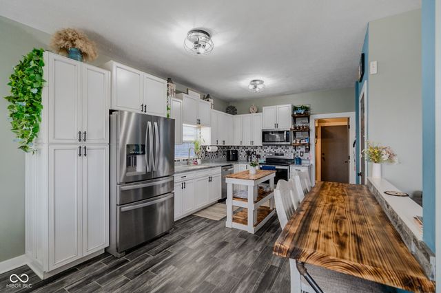 6393 E Pemboke Court, Camby, IN 46113