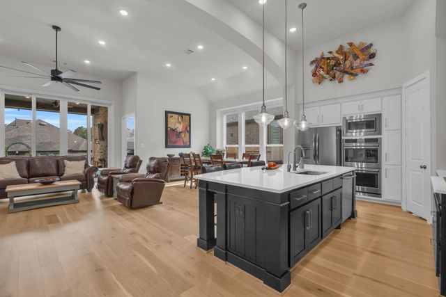 423 N Hillary Step Place, Montgomery, TX 77316