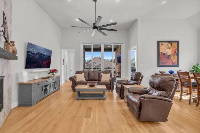 423 N Hillary Step Place, Montgomery, TX 77316