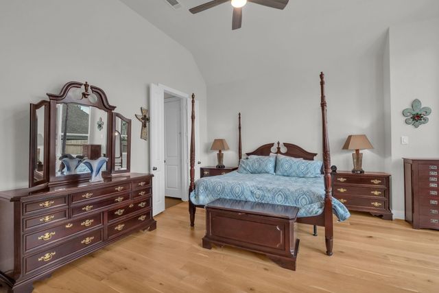 423 N Hillary Step Place, Montgomery, TX 77316