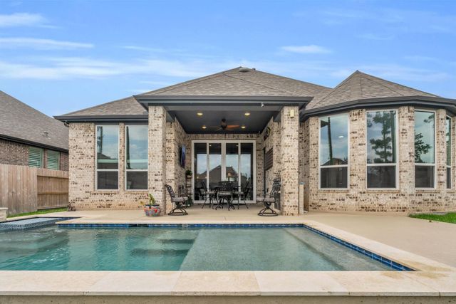 423 N Hillary Step Place, Montgomery, TX 77316