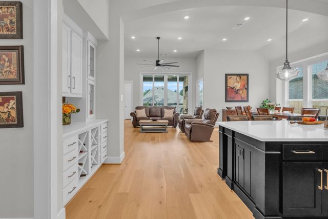 423 N Hillary Step Place, Montgomery, TX 77316