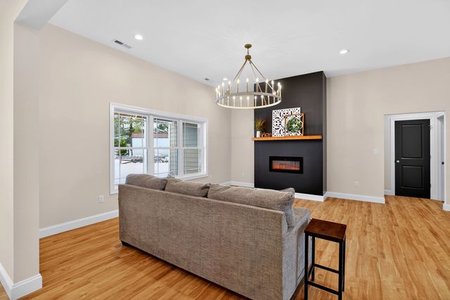 416 PELHAM CV, Waynesboro, VA 22980