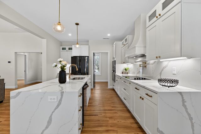 416 PELHAM CV, Waynesboro, VA 22980