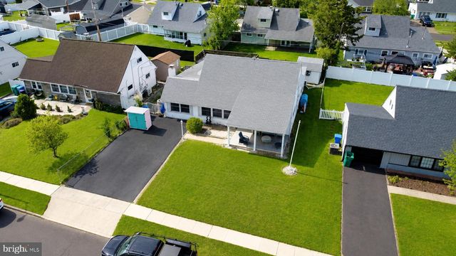 31 MICAHILL RD, Levittown, PA 19056