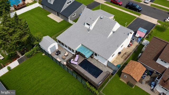 31 MICAHILL RD, Levittown, PA 19056