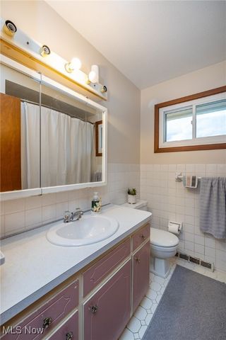 34440 Glen Drive, Eastlake, OH 44095