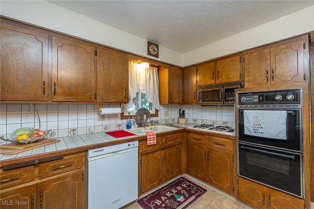 34440 Glen Drive, Eastlake, OH 44095